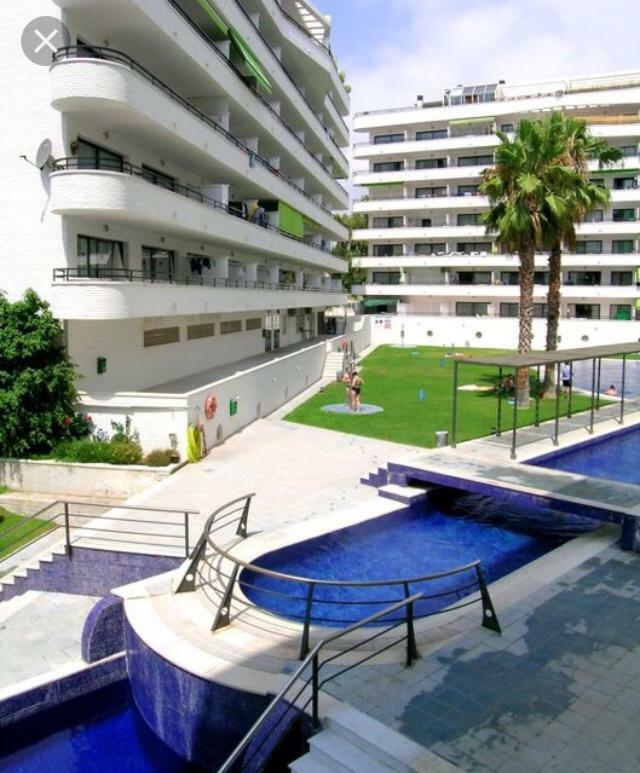 Bonito Y Acogedor Apartamento Con Fibra Salou Luaran gambar